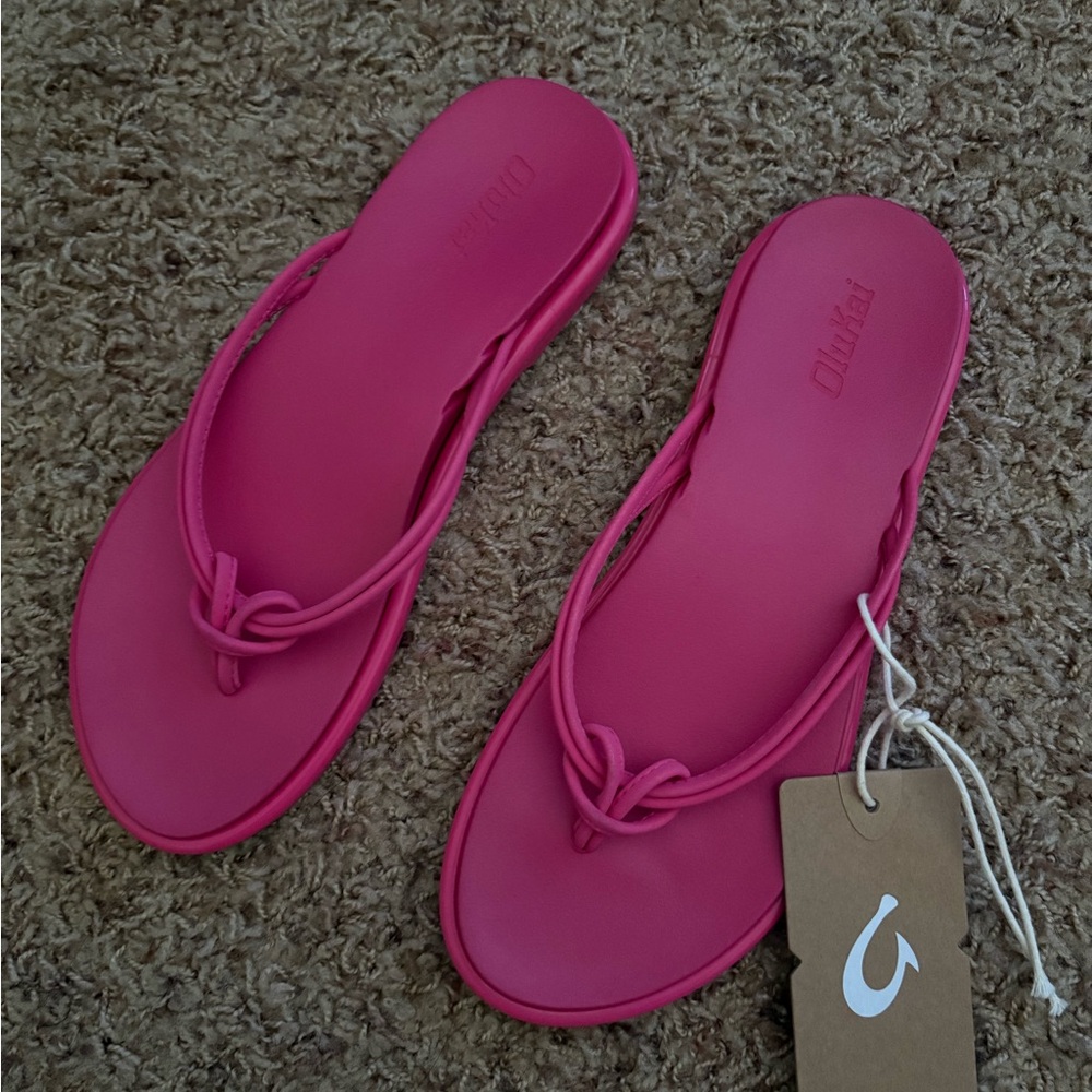 NEW OluKai Aka Flip Flop Size 7 Pink